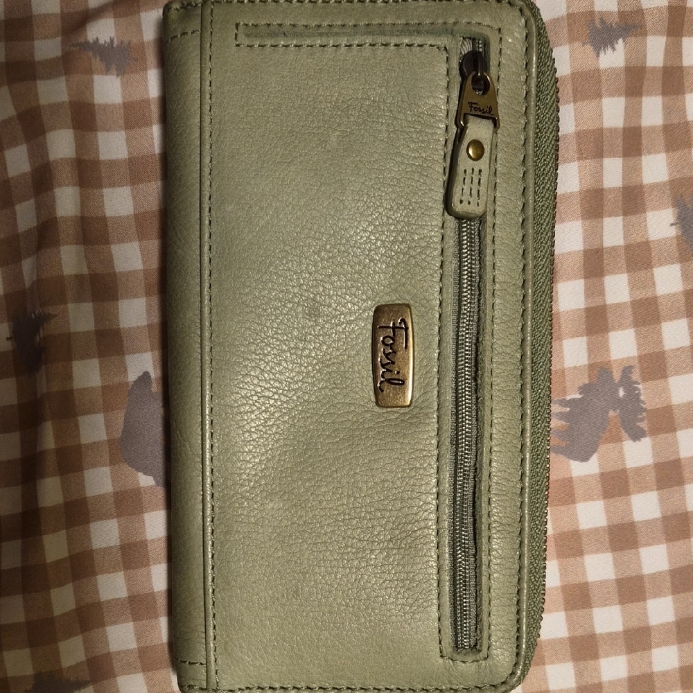Fossil Olive Leather Zip Wallet